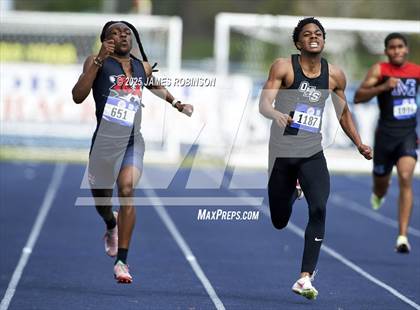 Thumbnail 2 in Bob Hayes Invitational (400m) photogallery.