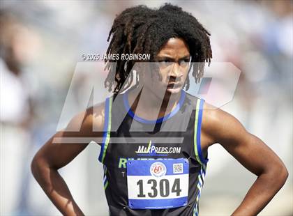 Thumbnail 2 in Bob Hayes Invitational (400m) photogallery.