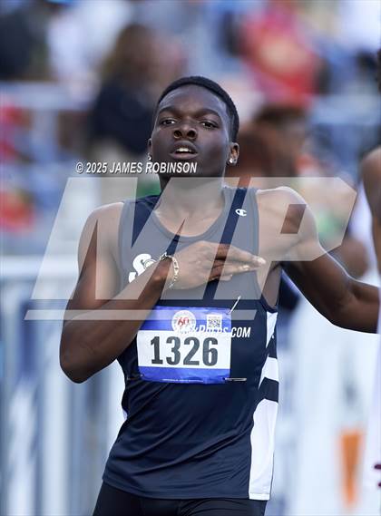 Thumbnail 2 in Bob Hayes Invitational (400m) photogallery.