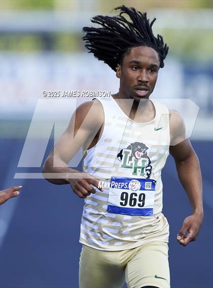 Thumbnail 3 in Bob Hayes Invitational (400m) photogallery.