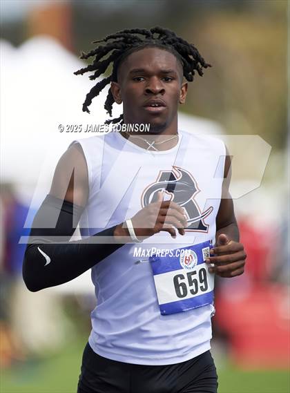 Thumbnail 2 in Bob Hayes Invitational (400m) photogallery.