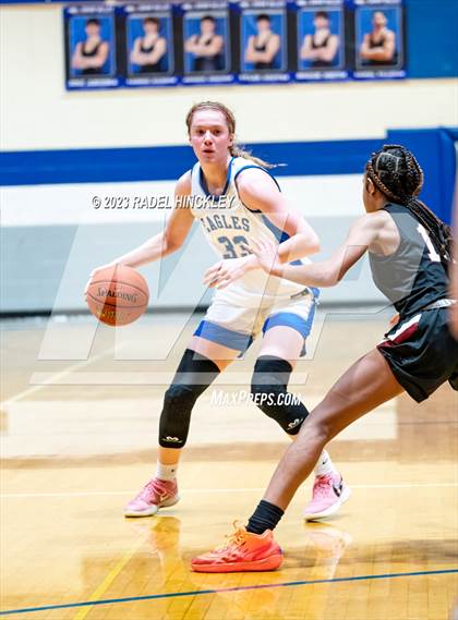 Thumbnail 2 in Winnetonka vs. Grain Valley (Grain Valley Invitational) photogallery.
