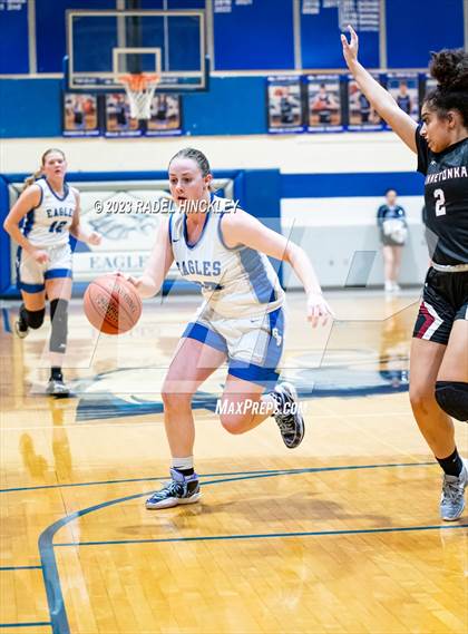 Thumbnail 2 in Winnetonka vs. Grain Valley (Grain Valley Invitational) photogallery.