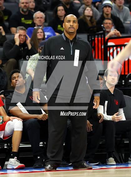 Thumbnail 2 in Santa Clarita Christian vs. Argonaut (CIF State D5 Finals) photogallery.