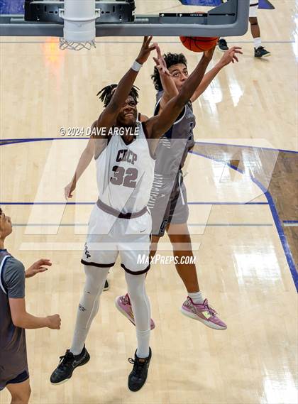 Thumbnail 3 in Corner Canyon vs. Cardinal Ritter College Prep (Holiday Hoopfest) photogallery.