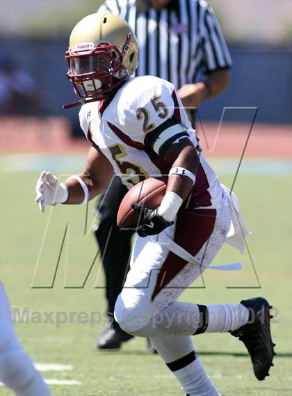 Thumbnail 1 in Westlake vs Oaks Christian (Battle for Veterans) photogallery.