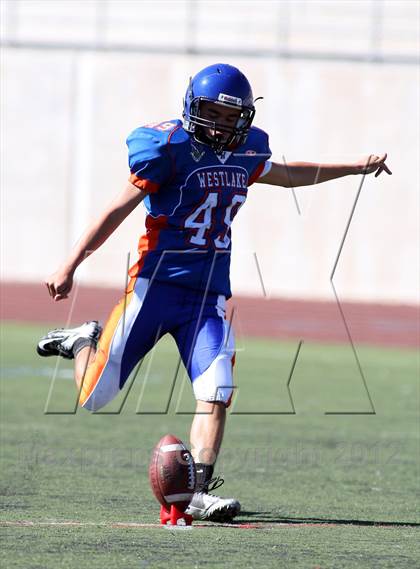 Thumbnail 2 in Westlake vs Oaks Christian (Battle for Veterans) photogallery.