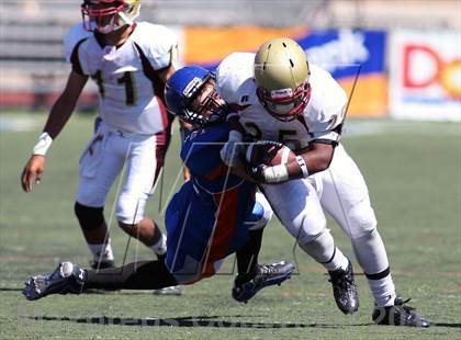Thumbnail 3 in Westlake vs Oaks Christian (Battle for Veterans) photogallery.