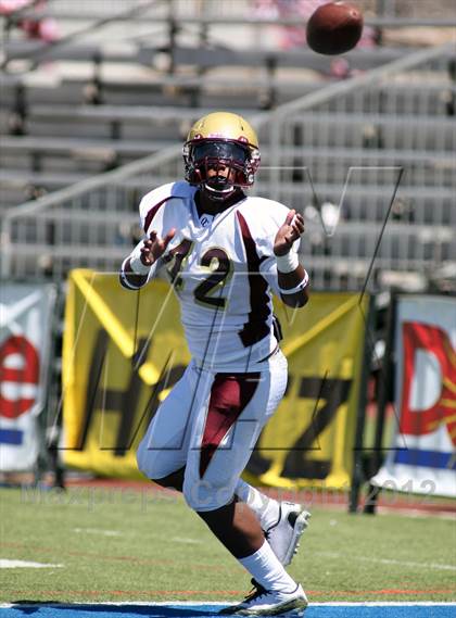 Thumbnail 3 in Westlake vs Oaks Christian (Battle for Veterans) photogallery.