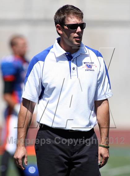 Thumbnail 3 in Westlake vs Oaks Christian (Battle for Veterans) photogallery.