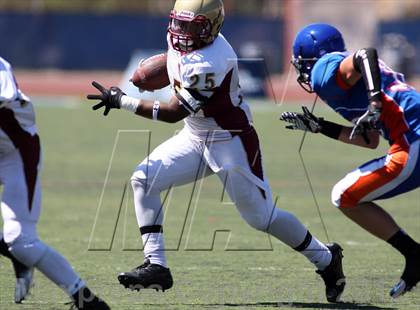 Thumbnail 2 in Westlake vs Oaks Christian (Battle for Veterans) photogallery.
