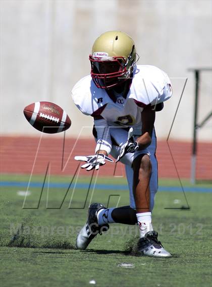 Thumbnail 1 in Westlake vs Oaks Christian (Battle for Veterans) photogallery.