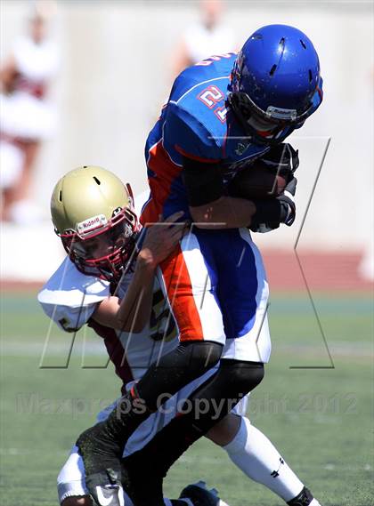 Thumbnail 2 in Westlake vs Oaks Christian (Battle for Veterans) photogallery.