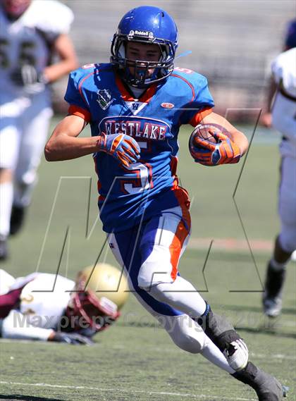 Thumbnail 1 in Westlake vs Oaks Christian (Battle for Veterans) photogallery.