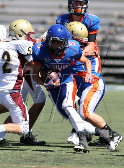 Thumbnail 2 in Westlake vs Oaks Christian (Battle for Veterans) photogallery.