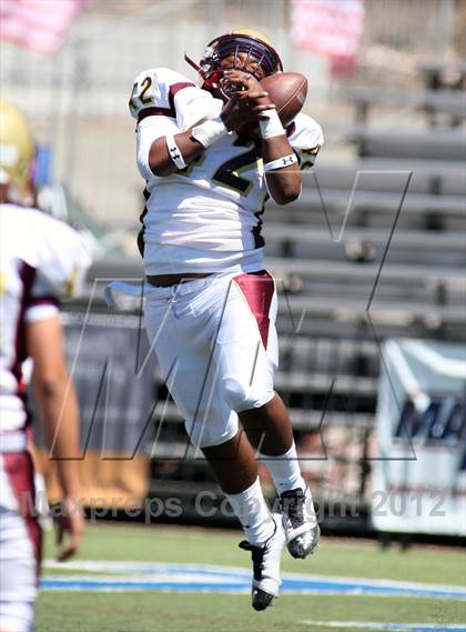 Thumbnail 2 in Westlake vs Oaks Christian (Battle for Veterans) photogallery.