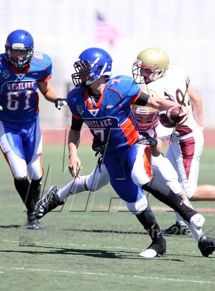 Thumbnail 3 in Westlake vs Oaks Christian (Battle for Veterans) photogallery.