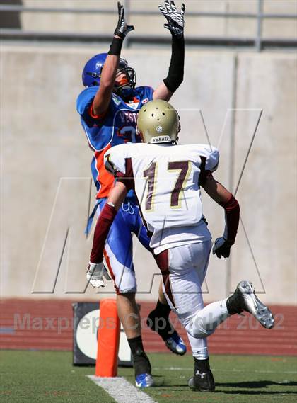 Thumbnail 1 in Westlake vs Oaks Christian (Battle for Veterans) photogallery.