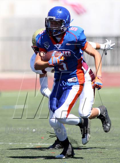 Thumbnail 3 in Westlake vs Oaks Christian (Battle for Veterans) photogallery.