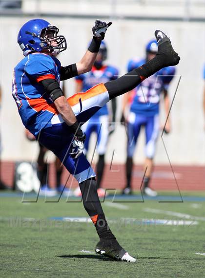 Thumbnail 3 in Westlake vs Oaks Christian (Battle for Veterans) photogallery.