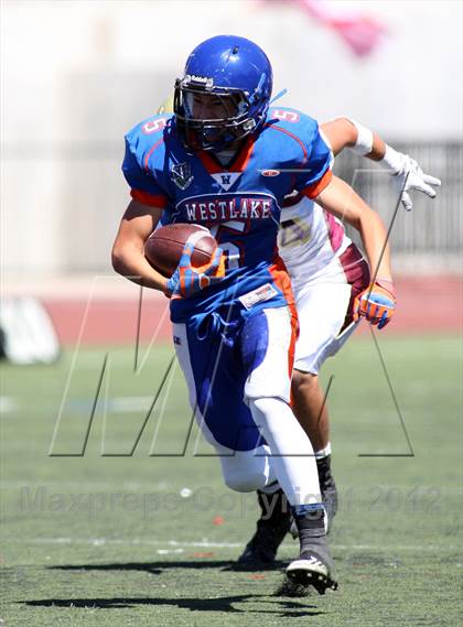 Thumbnail 3 in Westlake vs Oaks Christian (Battle for Veterans) photogallery.