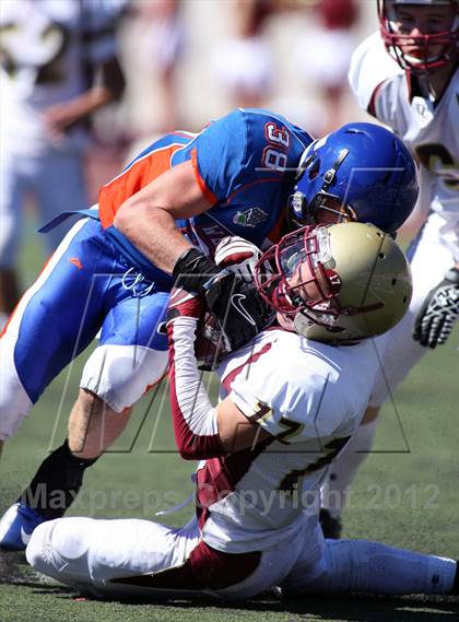 Thumbnail 3 in Westlake vs Oaks Christian (Battle for Veterans) photogallery.
