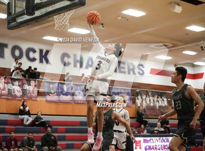 Thumbnail 1 in Metro Tech @ McClintock photogallery.