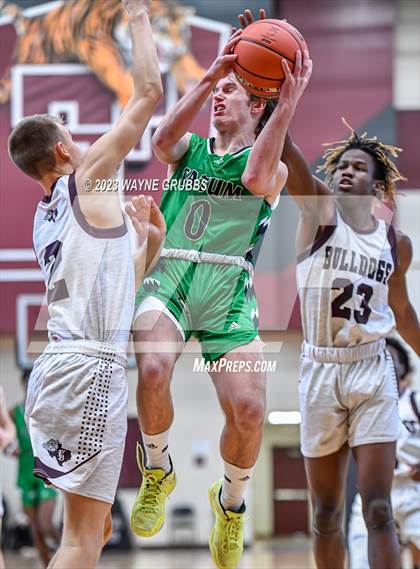 Thumbnail 2 in Tatum vs. Flatonia (Holiday Hoops Classic) photogallery.