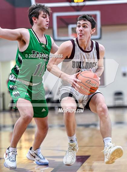 Thumbnail 2 in Tatum vs. Flatonia (Holiday Hoops Classic) photogallery.