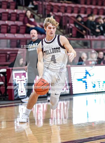 Thumbnail 2 in Tatum vs. Flatonia (Holiday Hoops Classic) photogallery.