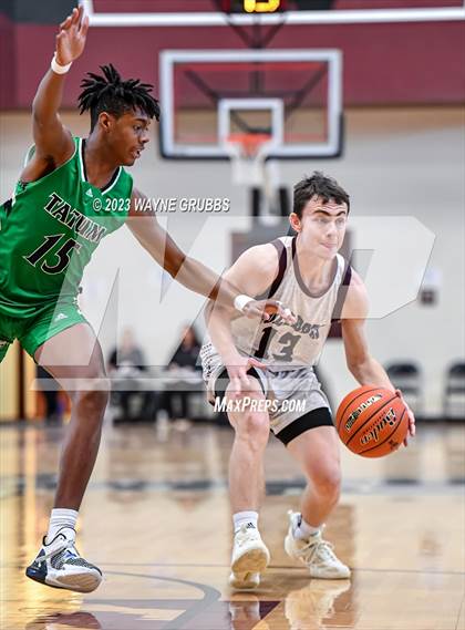 Thumbnail 2 in Tatum vs. Flatonia (Holiday Hoops Classic) photogallery.