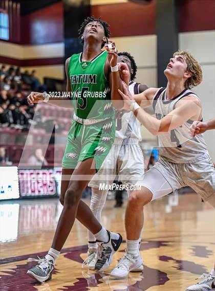 Thumbnail 2 in Tatum vs. Flatonia (Holiday Hoops Classic) photogallery.