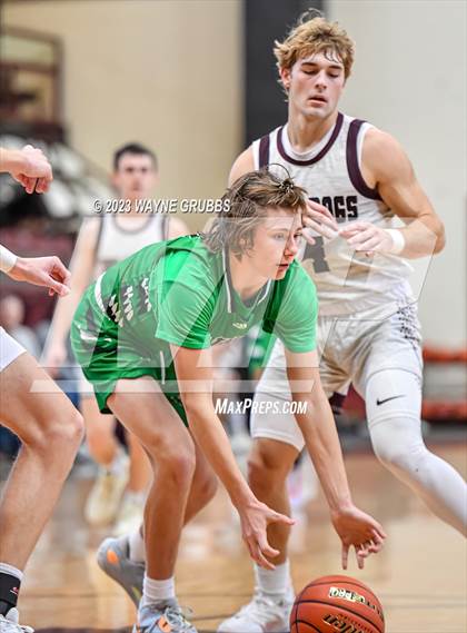 Thumbnail 1 in Tatum vs. Flatonia (Holiday Hoops Classic) photogallery.
