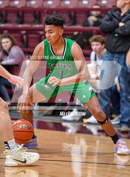 Thumbnail 1 in Tatum vs. Flatonia (Holiday Hoops Classic) photogallery.