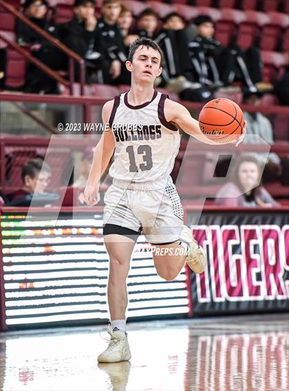 Thumbnail 2 in Tatum vs. Flatonia (Holiday Hoops Classic) photogallery.
