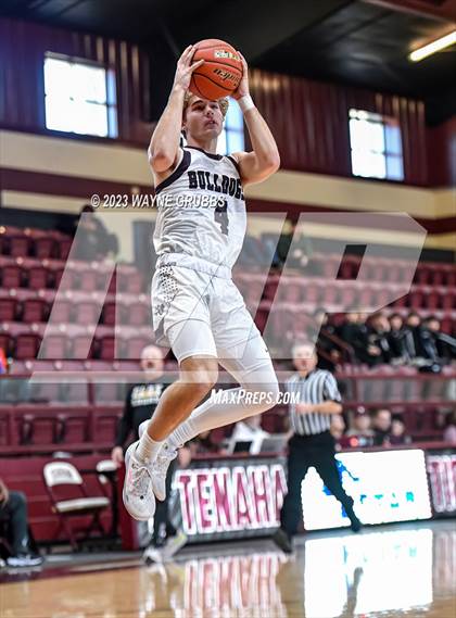 Thumbnail 3 in Tatum vs. Flatonia (Holiday Hoops Classic) photogallery.