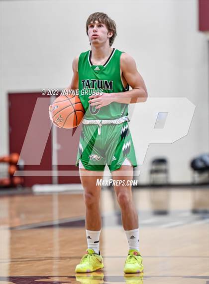 Thumbnail 1 in Tatum vs. Flatonia (Holiday Hoops Classic) photogallery.