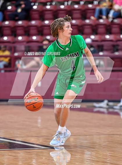 Thumbnail 3 in Tatum vs. Flatonia (Holiday Hoops Classic) photogallery.