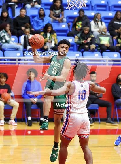 Thumbnail 3 in DeSoto @ Duncanville photogallery.