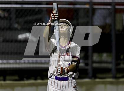 Thumbnail 1 in Sundown vs. Muenster (UIL Softball 2A Region 2 Semifinal Game 1) photogallery.