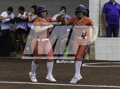 Thumbnail 2 in Sundown vs. Muenster (UIL Softball 2A Region 2 Semifinal Game 1) photogallery.