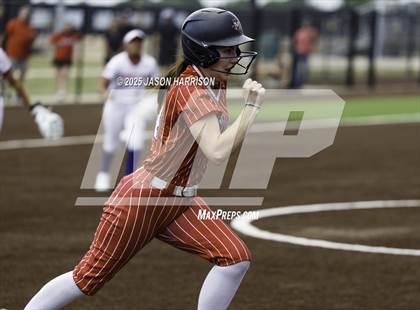 Thumbnail 3 in Sundown vs. Muenster (UIL Softball 2A Region 2 Semifinal Game 1) photogallery.