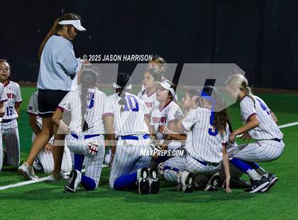 Thumbnail 2 in Sundown vs. Muenster (UIL Softball 2A Region 2 Semifinal Game 1) photogallery.