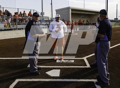 Thumbnail 3 in Sundown vs. Muenster (UIL Softball 2A Region 2 Semifinal Game 1) photogallery.