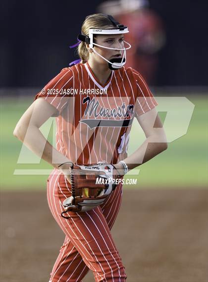 Thumbnail 3 in Sundown vs. Muenster (UIL Softball 2A Region 2 Semifinal Game 1) photogallery.