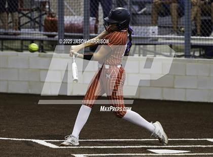 Thumbnail 2 in Sundown vs. Muenster (UIL Softball 2A Region 2 Semifinal Game 1) photogallery.