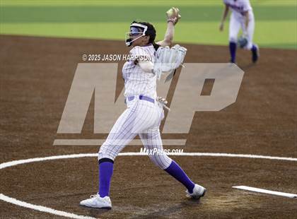 Thumbnail 2 in Sundown vs. Muenster (UIL Softball 2A Region 2 Semifinal Game 1) photogallery.