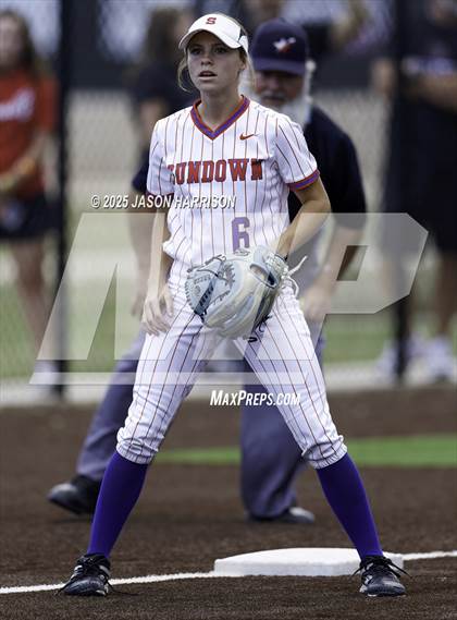 Thumbnail 1 in Sundown vs. Muenster (UIL Softball 2A Region 2 Semifinal Game 1) photogallery.