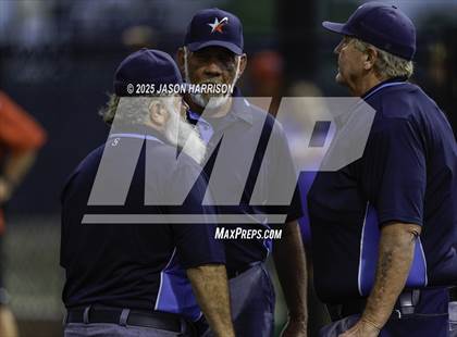 Thumbnail 2 in Sundown vs. Muenster (UIL Softball 2A Region 2 Semifinal Game 1) photogallery.