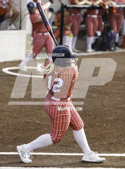 Thumbnail 1 in Sundown vs. Muenster (UIL Softball 2A Region 2 Semifinal Game 1) photogallery.